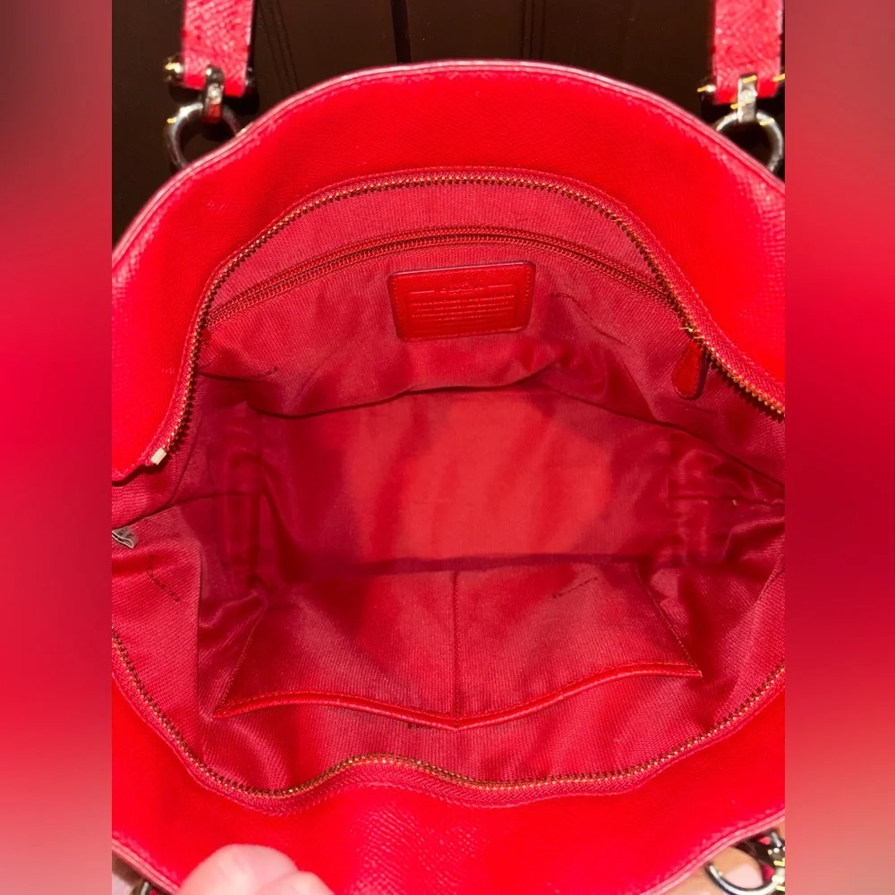 Coach GUC Town Car Tote in Red Leather - Picture 3 of 12